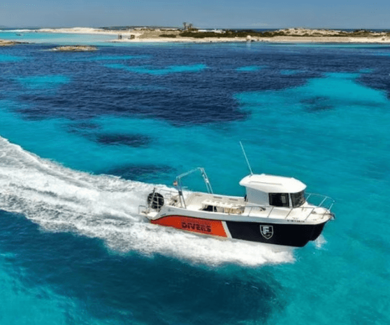 BUCEADORES CERTIFICADOS  | PAGA UNA SEÑAL 50€ POR PERSONA Y RESERVA TU PLAZA EN EL BARCO DE FORMENTERA DIVERS